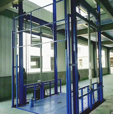 Endüstriyel Bina İçin 1000kg Kapasiteli 3kw Otomatik Kargo Asansör Kapısı